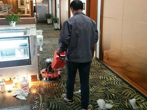地毯清洗現場操作